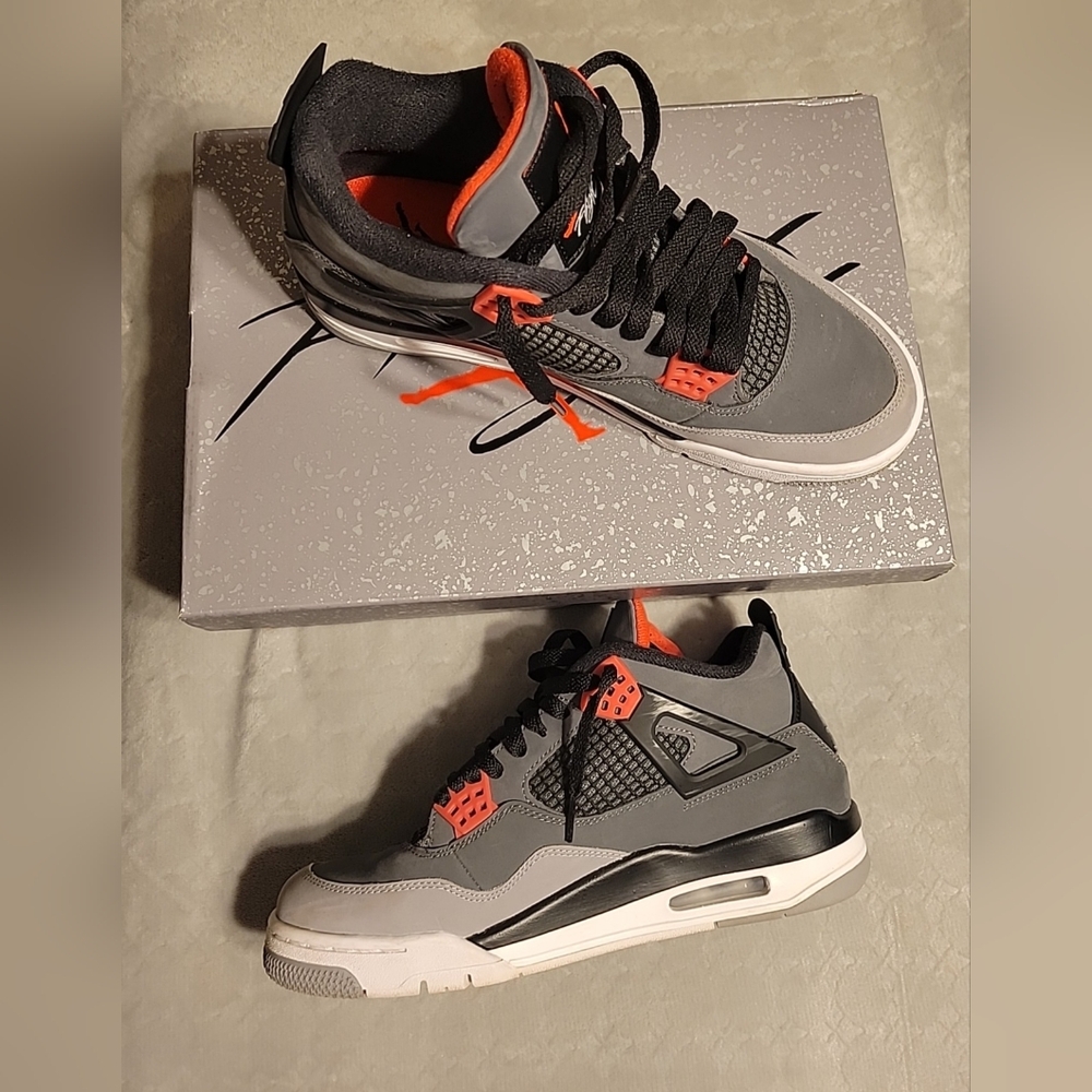 Air Jordan 4 Retro